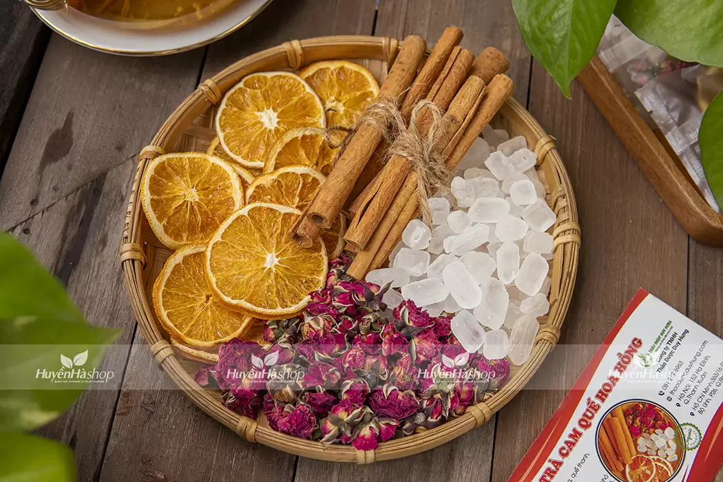 tra-cam-que-hoa-hong